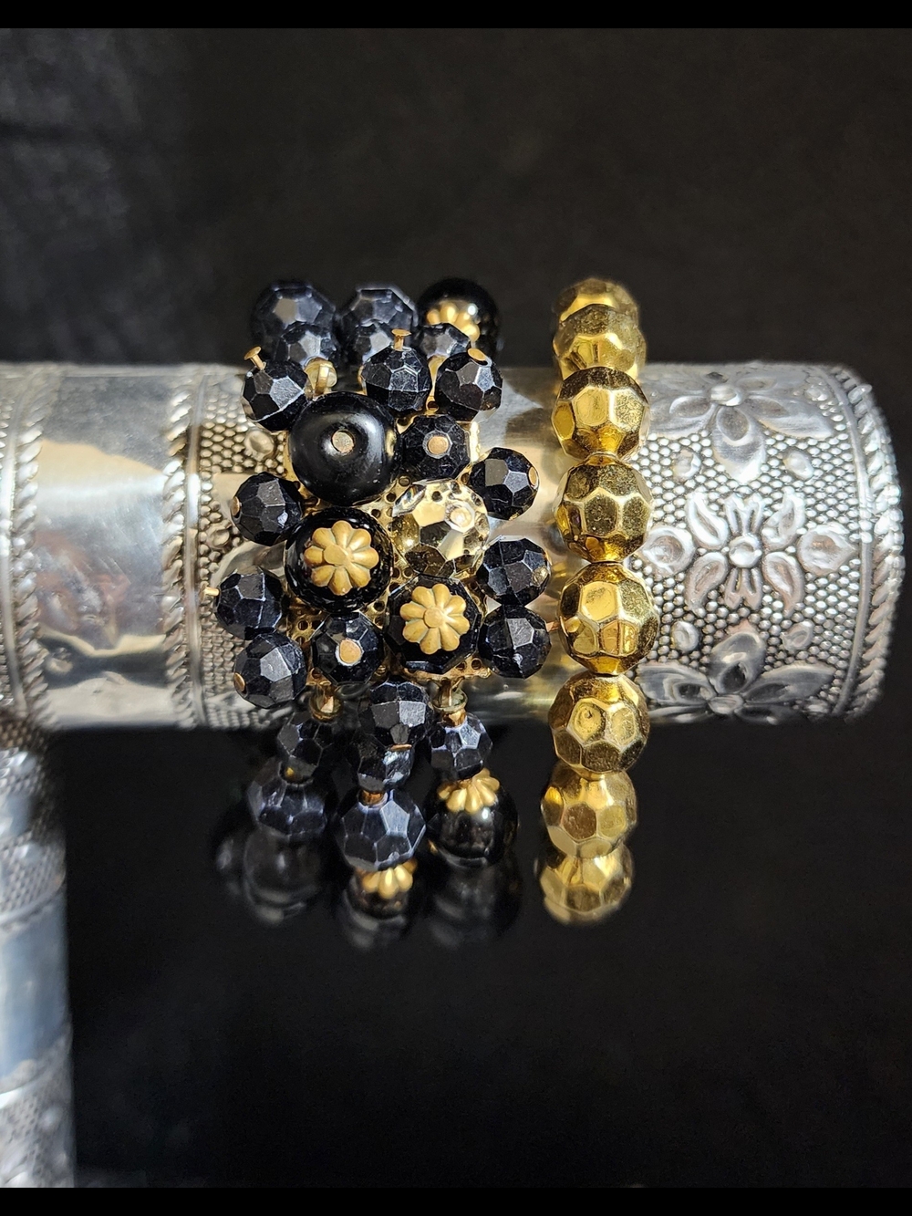 Black and Gold Beaded Stretch Bracelet Set